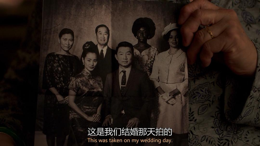 《奥卡菲娜是来自皇后区的诺拉》海报第37张图片 《奥卡菲娜是来自皇后区的诺拉》海报第37张图片